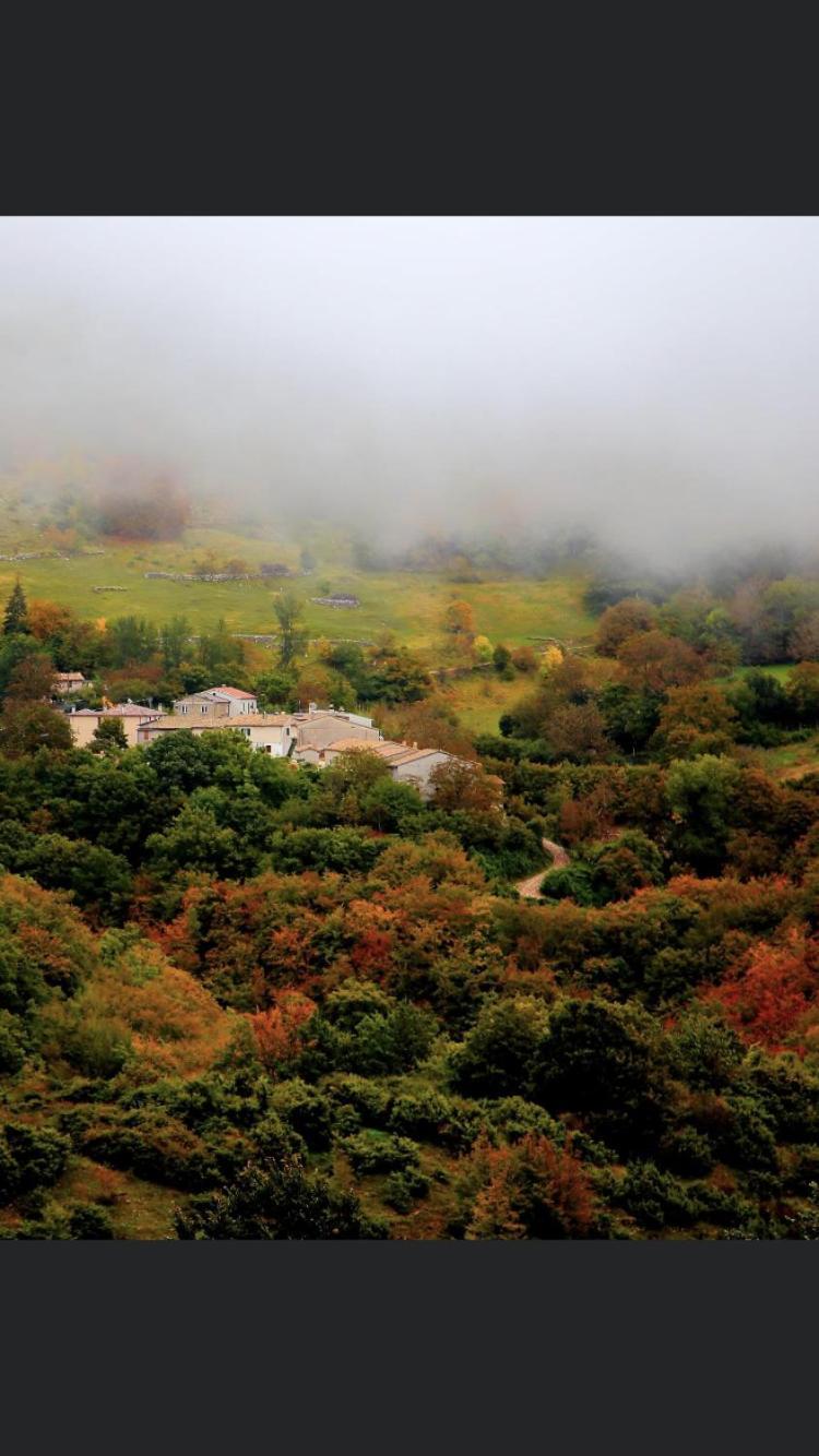 Agriturismo Pettino 克利通诺河畔坎佩洛 外观 照片