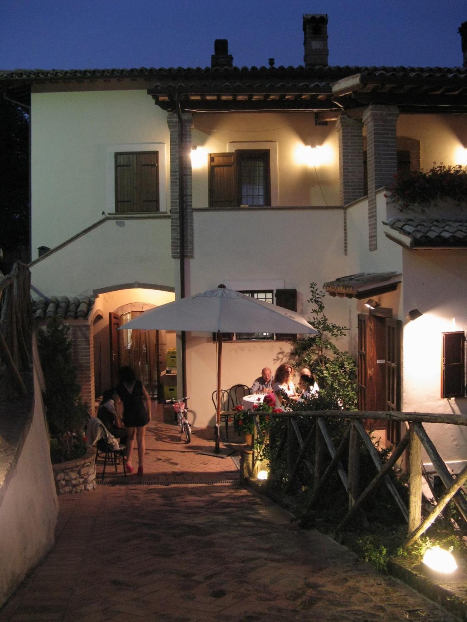 Agriturismo Pettino 克利通诺河畔坎佩洛 外观 照片