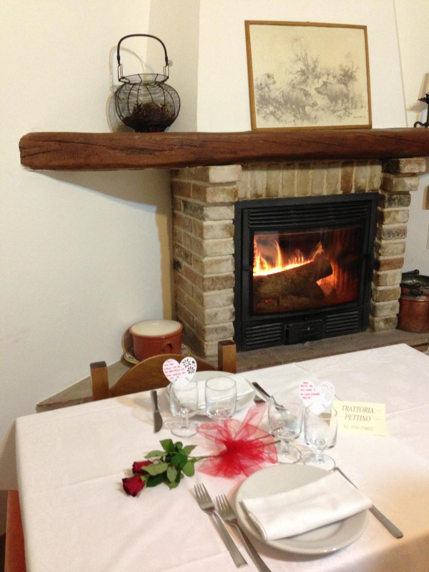 Agriturismo Pettino 克利通诺河畔坎佩洛 外观 照片